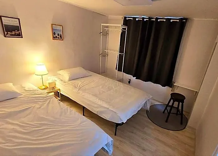 Cheongnyangni 5beds 3rooms 1lounge House * Сеул